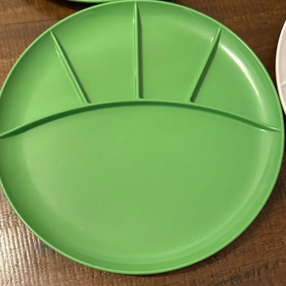 Vintage Fondue Plates 4 White and 4 Green Divided Plates